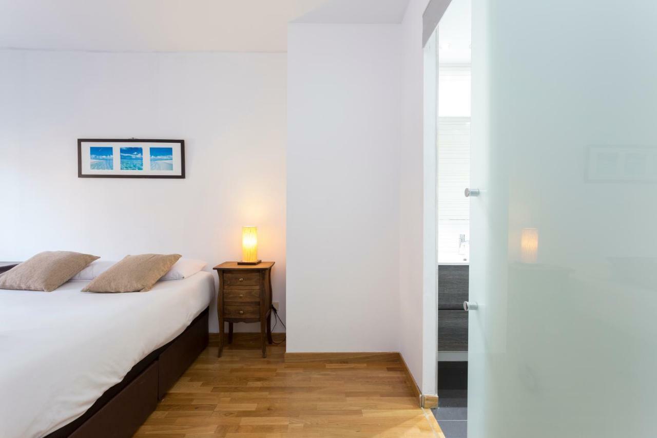 1324 Apartment Barcelona Bagian luar foto